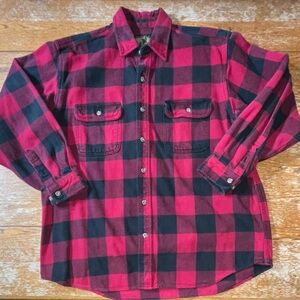 VINTAGE Field & Stream red and black plaid flannel shirt, Size XL Mens